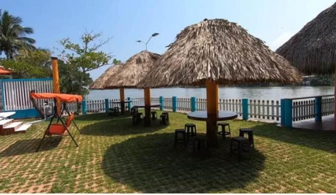 Hotel La Cueva Del Pirata Casitas Exterior foto